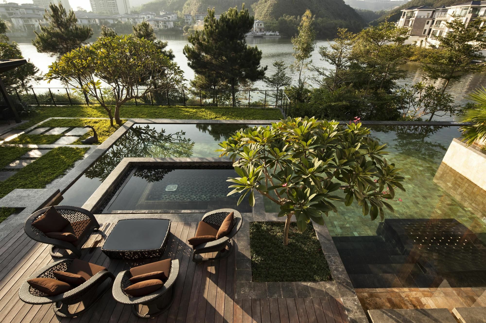 The Mulian Urban Resort Hotels Huadu Canton Esterno foto